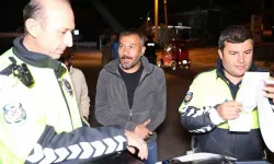 Alkolden Ehliyetine El Konuldu, “Nasıl Yapacağız?” Diye Polise Sordu