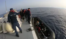 İzmir Açıklarında 30 Sistemsiz Göçmen Yakalandı, 25’i Çocuk 58 Göçmen Kurtarıldı
