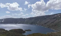 Nemrut Krater Gölü’nde Turizm Dönemi Açıldı