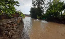Dere Yatağı Şiddetli Yağışa Dayanamadı
