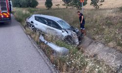 Otomobil Şarampole Devrildi