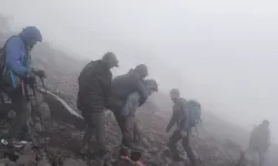 Ağrı Dağı’nda Kaybolan 2 Dağcıyı Arama Çalışmaları Sürüyor