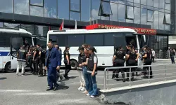 Fenomen Soruşturmasında Gözaltına Alınan Neslihan ve İnanç Güngen’in de Ortalarında Bulunduğu 45 Kuşkulu Adliyede