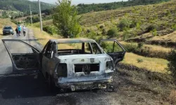 Seyir Halindeki Otomobil Alev Alev Yandı