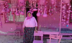 75 Yaşındaki Sakine Teyzenin ’Pembe’ Hayatı