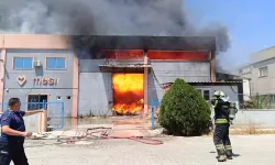 Manisa’da Plastik Fabrikasında Korkutan Yangın