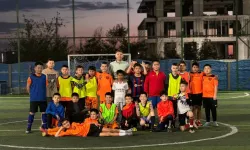 Yürüme Zorluğu Çekerken Artık Okul Futbol Grubuna Seçildi