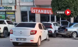 Park Halindeki Üç Araca Çarptı
