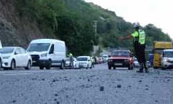 Samsun’da Taş Ocağında Patlama: Yola Savurulan Taşlar Araçlara İsabet Etti, 4 Kişi Yaralandı