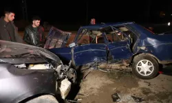 Araba ile Çarpışan Tofaş Hurdaya Döndü: 10 Yaralı