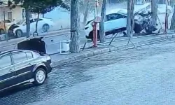 Arabaların Çarpışması Kameraya Yansıdı, Şoför Anne Öldü