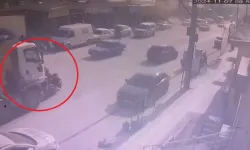 Hafriyat Kamyonunun Altında Kalan Motosikletli Aracın Altından Yürüyerek Çıktı: O Anlar Kamerada