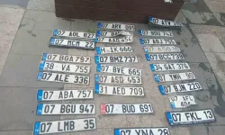 Sağanak Sonrası Düşen Plakasını Bulamayan Şoförler Oraya Koştu
