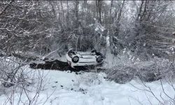 Dereye Uçan Otomobilden Yara Almadan Kurtuldu