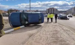 Devrilen Otomobilin Sürücüsü Yaralandı