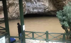 Dünyaca Ünlü Altınbeşik Mağarası Taştı, Kuruyan Üzümdere Irmağı Suya Kavuştu