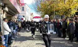 Emekli Komiser Hikmet Karanfil Gözyaşları ile Toprağa Verildi