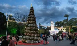 İzmir’in En Sevinçli Şenliği  Başladı