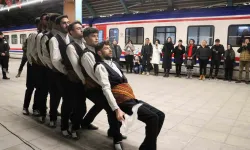 Masalsı Yolculuğun Treni Sivas’a Vardı, Yolcular Halayla Karşılandı