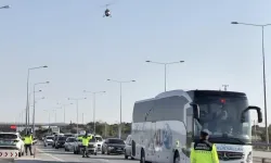 Otoyolda ’Cayrokopter’le Kontrol: 20 Araca Cezai Süreç Uygulandı, 3 Aranan Şahıs Yakalandı
