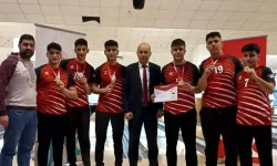 Tahtasız Bowlingcileri Tebrik Etti