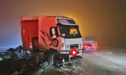 TIR Yolda Kaldı, Trafik 2 Saat Tıkandı