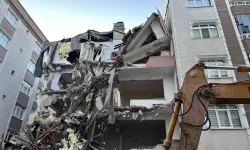 Bahçelievler’de Kentsel Dönüşüm Çalışmaları Sırasında Bitişikteki Binanın Kolonları Ziyan Gördü