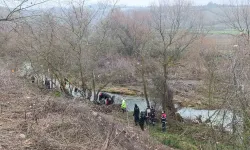 Çanakkale’de Arabanın Çaya Uçması Sonucu Kaybolan Kişi Meyyit Olarak Bulundu