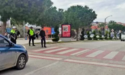 Çeşme’de Yayalara Öncelik Uygulamaları Devam Ediyor