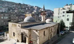 Sarsıntıda Hasar Alan Cami Tarihi Cami Onarım Çalışmasının Akabinde İbadete Açıldı