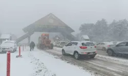 Uludağ’da Ağır Kar ve Tipi...zincirsiz Araç Girişi Yasaklandı