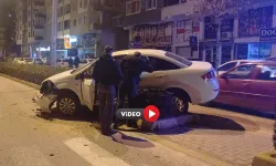 Alkollü Sürücü Orta Refüje Daldı
