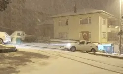 İstanbul Haftanın Son Gününe Karla Uyandı