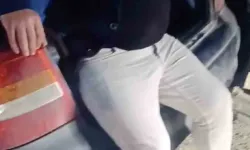 Suya Gömülen Aracının Bagajında Oturarak Yardım Bekledi