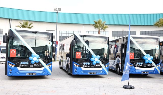 Anadolu Isuzu, İzmir Büyükşehir Belediyesi'ne 20 adet Novociti Life teslim etti