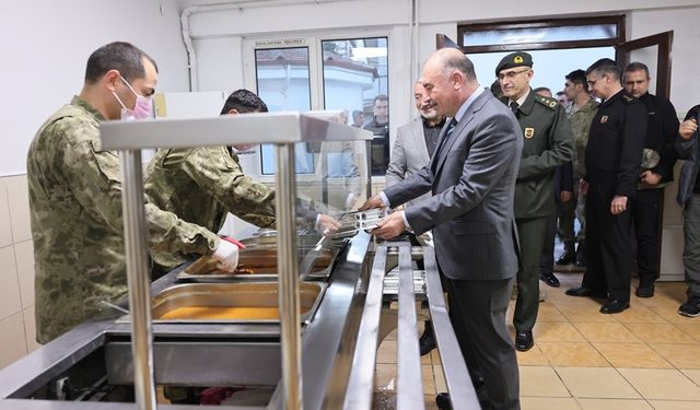 Çalgan, Mehmetçiklerle İftar Sofrasında Buluştu