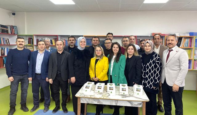 Çorum’daki Öğretmenler Kitap Yazdı, Bakan Kutladı