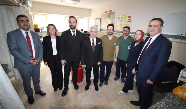 Sağlık Çalışanlarının Bayramını Kutladılar