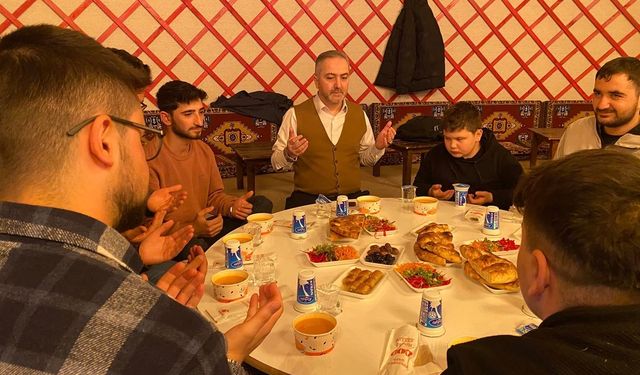 Üniversite Öğrencileriyle İftar Sofrasında Buluştu