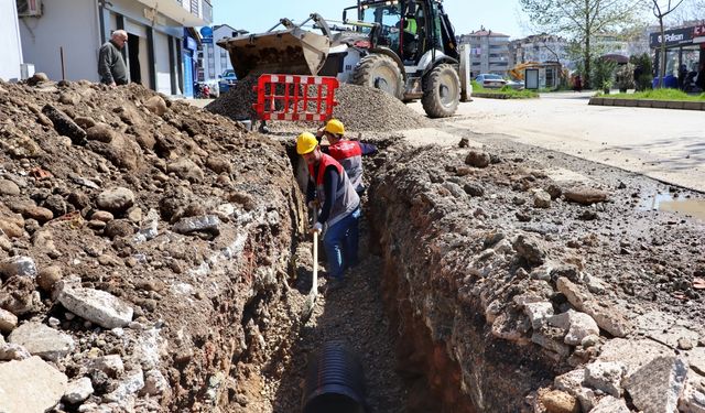 Fatsa'da yağmur suyu hattı çalışması yapılıyor