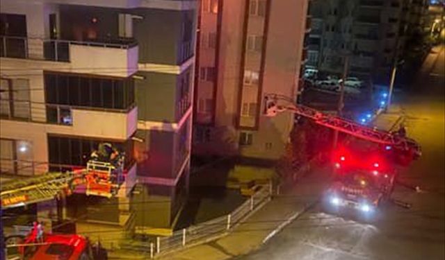 Karabük'te apartmanda çıkan yangında ikisi çocuk 5 kişi dumandan etkilendi