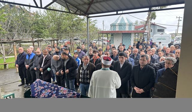 Samsun'da boşanma aşamasındaki eşi tarafından öldürülen kadının cenazesi defnedildi