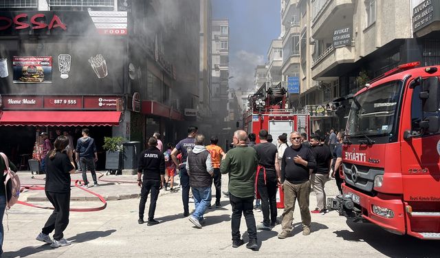 Antalya'da iş hanında çıkan yangın korkuttu