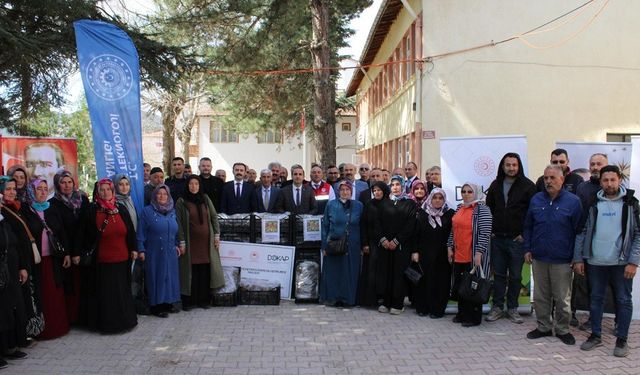 Çorum’daki Çiftçilere 140 Bin Çilek Fidesi Dağıtıldı