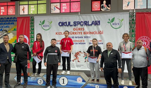 Güreşte Altın Madalya Çorum'a