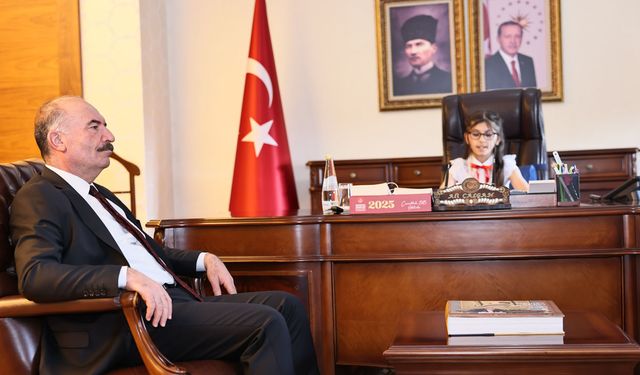 Vali Koltuğuna Oturdu, Üç Talimat Birden Verdi