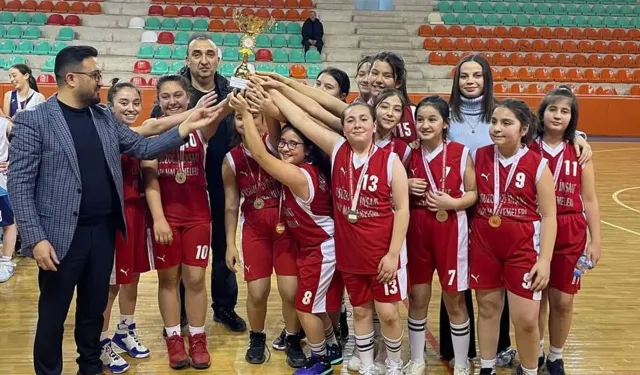 Basketbolda Şampiyon Mustafa Kemal Ortaokulu Oldu