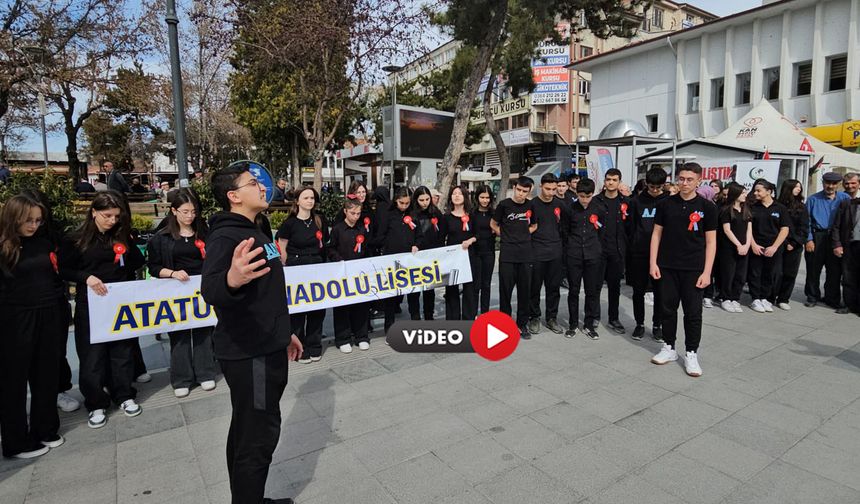 Gençler Meydanda Sahneledi, Vatandaş Mest Oldu