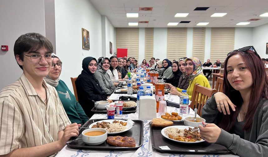 Hitit Üniversitesi Genç Ofis'te İftar Buluşması