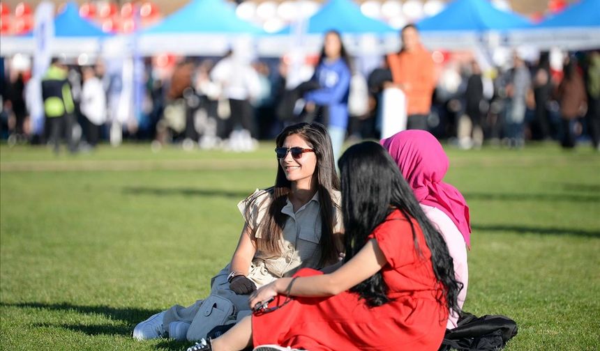 Hitit Üniversitesi Öğrenci Kulüplerinin 22 Projesine Destek
